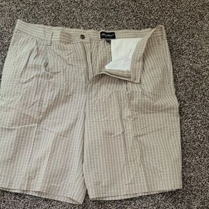 LIKE NEW! Eddie Bauer plaid Khaki shorts; Size: 42, Color: Tan/Beige plaid